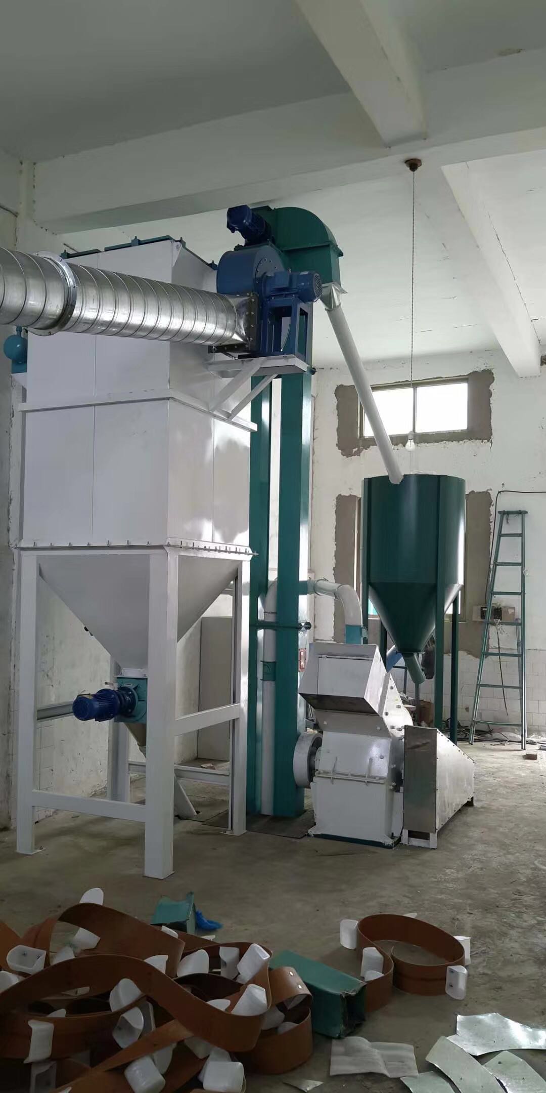 曲塊粉碎機(jī)